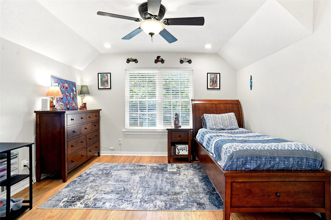 Photo of 933 Blue Lake Circle