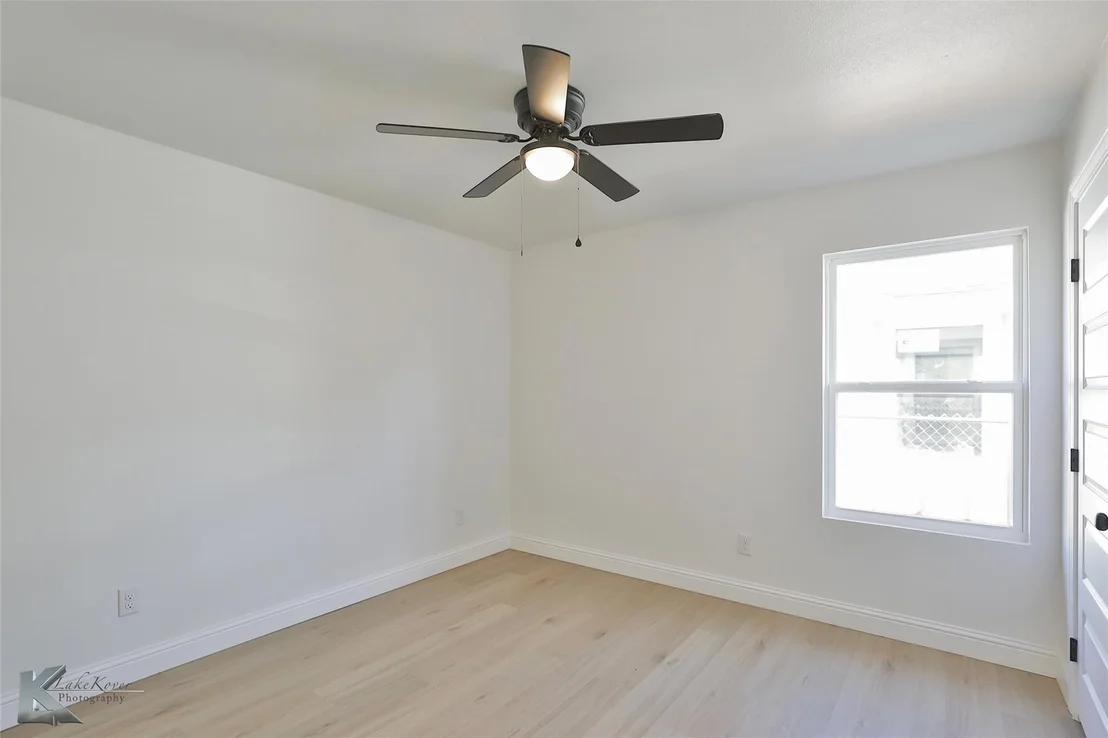 Photo of 2571 Bel Air