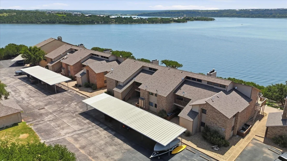 Photo of Unit B5 at 2002 Mockingbird Bend
