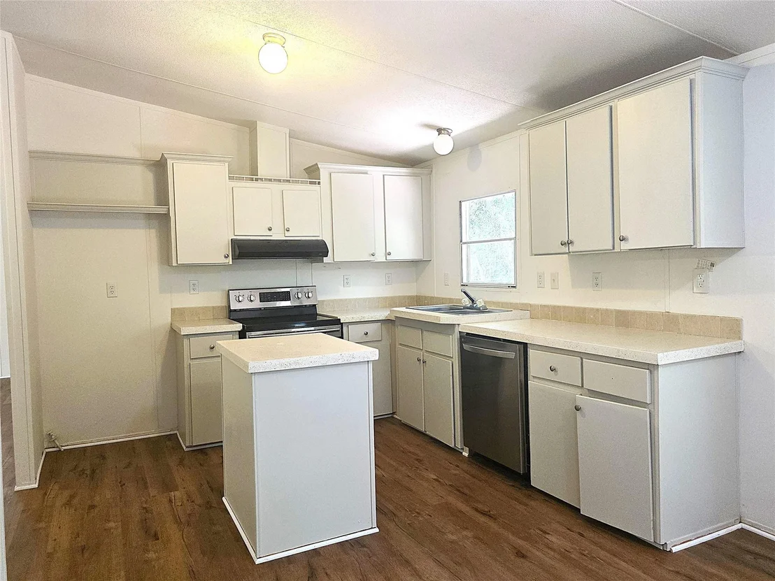 Photo of 942 Balmorea Drive