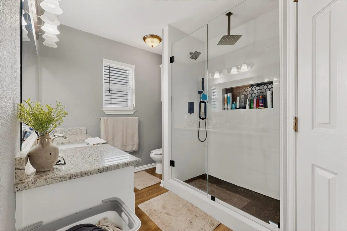 Photo of 423 Caloway Drive