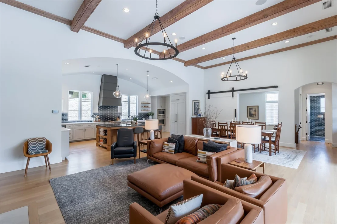 Photo of 341 Devon Drive
