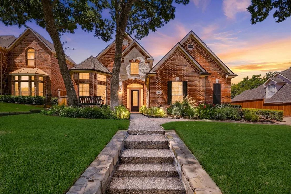 Photo of 708 Lakeway Drive