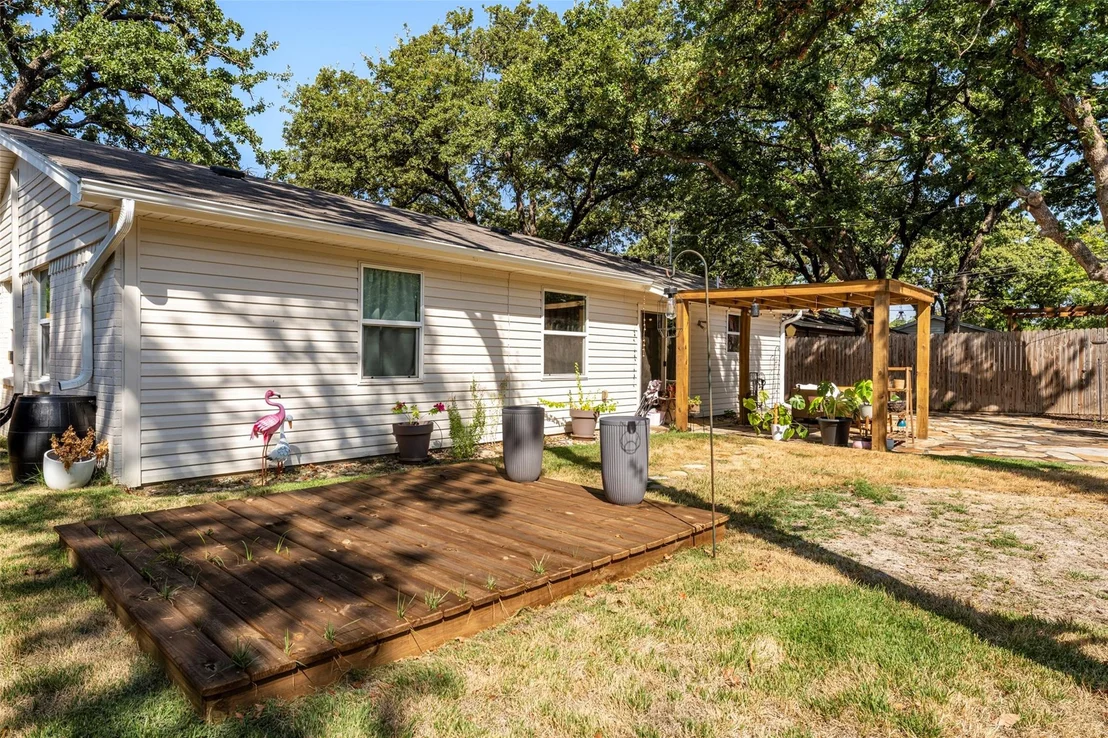 Photo of 805 Clover Park Drive