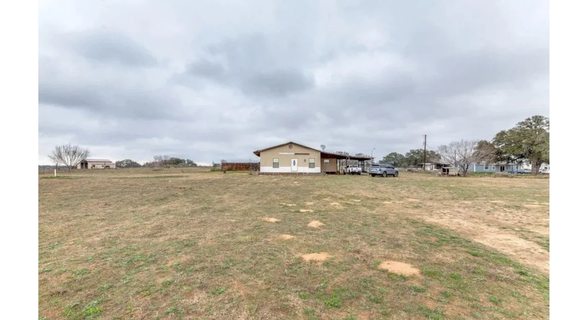 Photo of 1619 County Road 7711