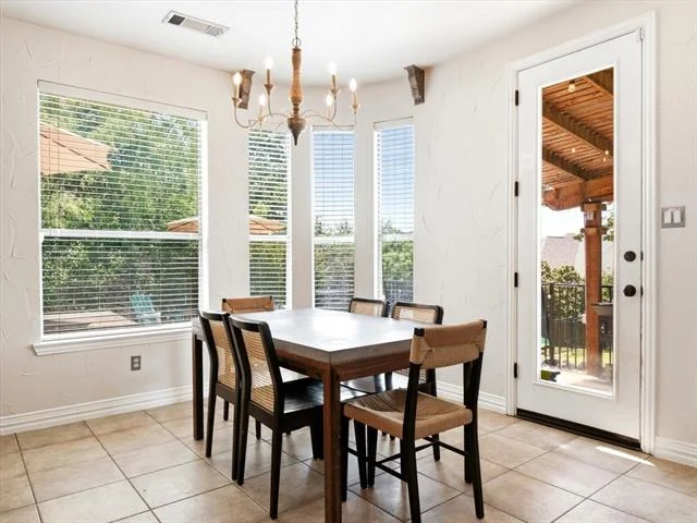 Photo of 4956 Exposition Way