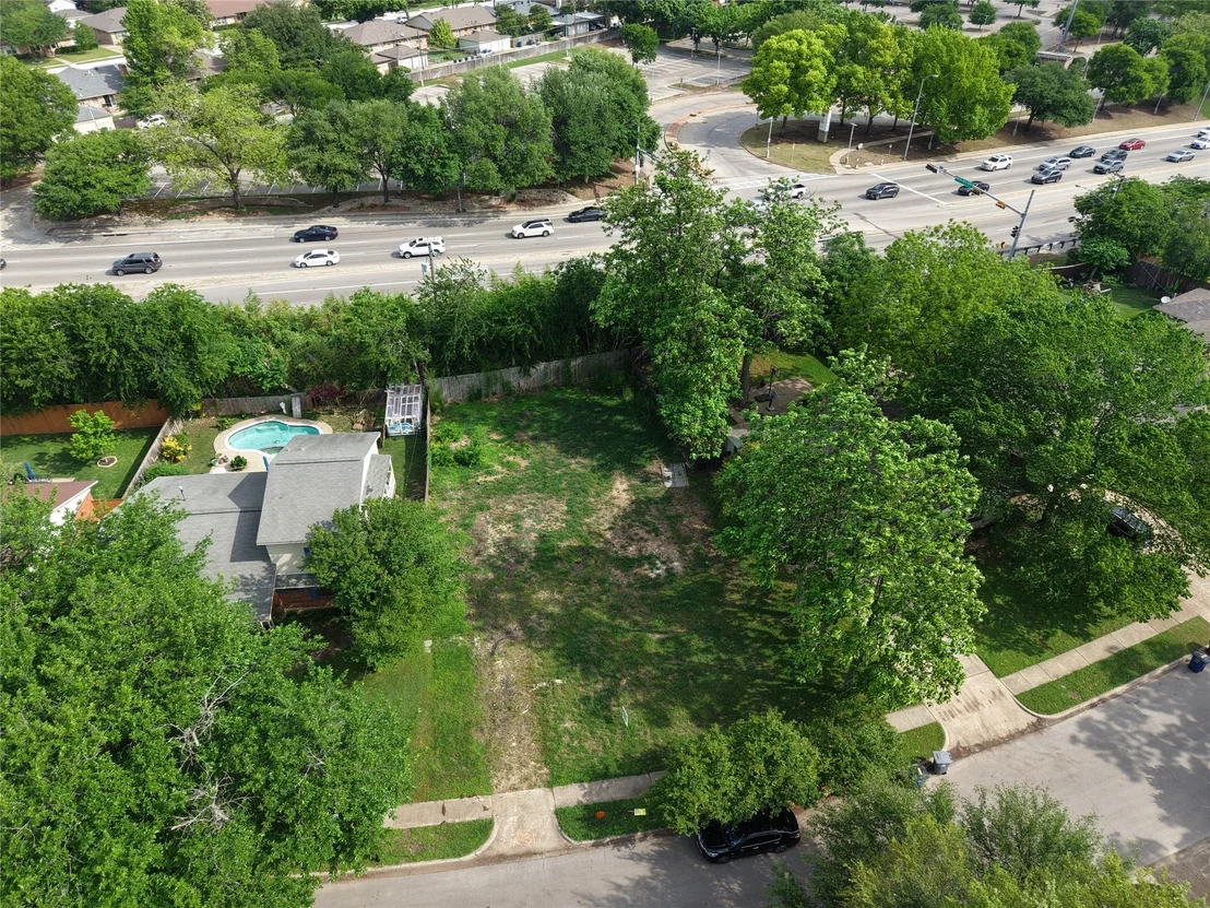 Photo of 7231 Syracuse Drive