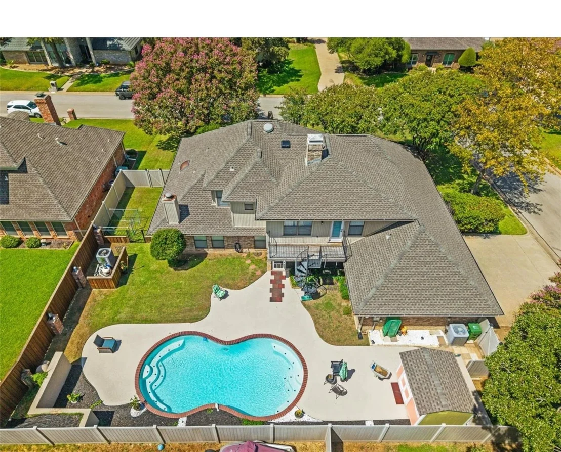 Photo of 6004 Lakehurst Drive