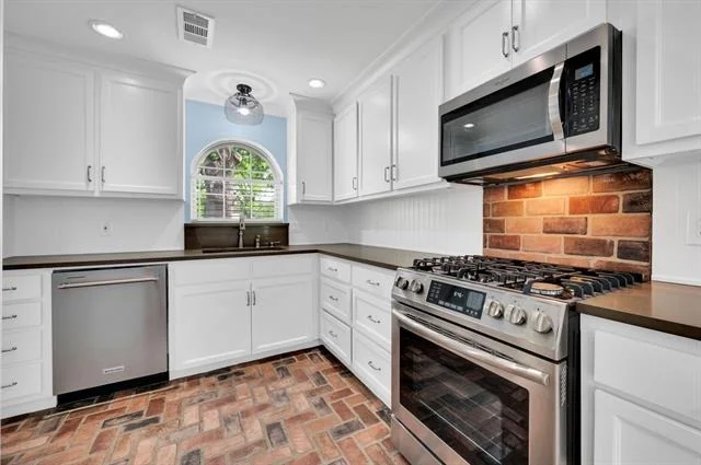 Photo of 102 Chapman Circle