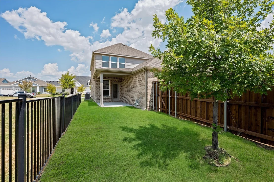 Photo of 8715 Royal Star Road