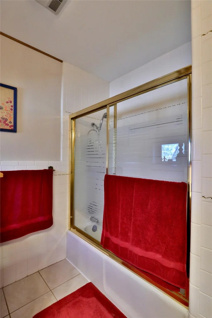 Photo of 448 Elmdale Road S