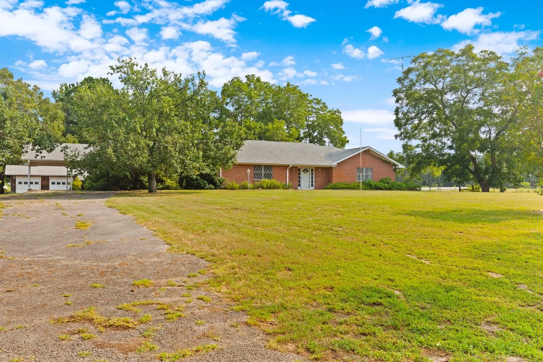 Photo of 3349 E State Highway 154