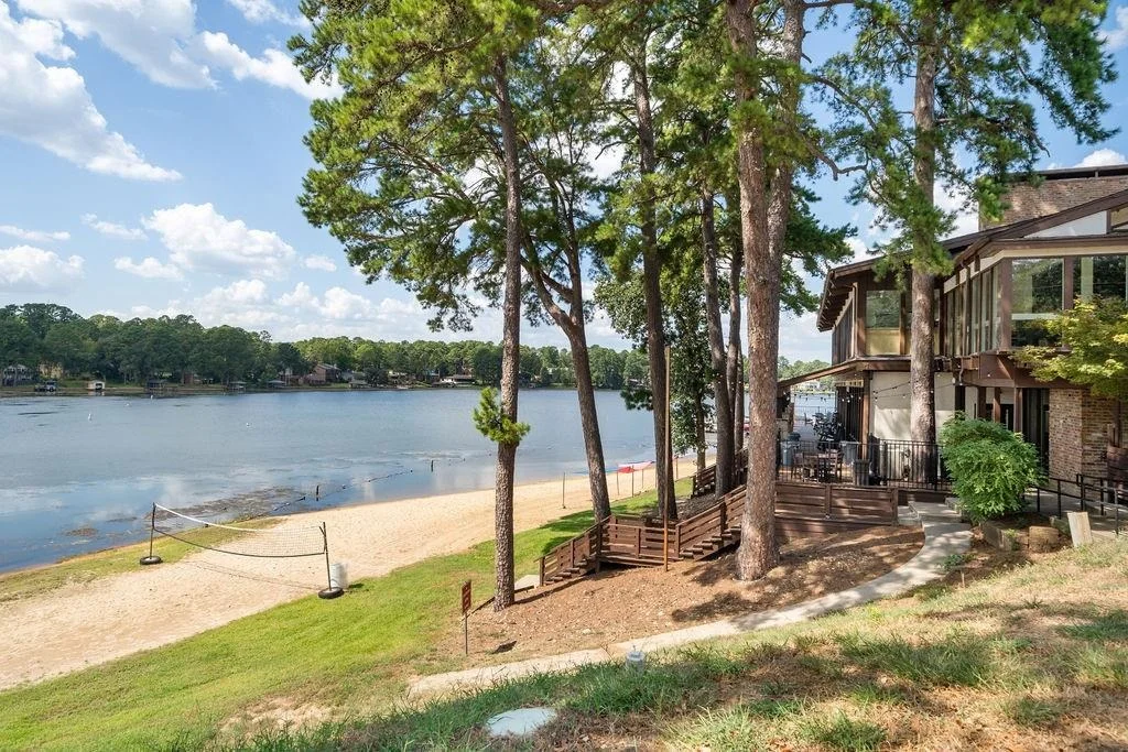 Photo of 207 Grass Knoll Drive