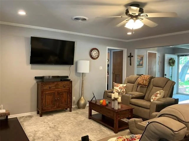 Photo of 900 N Elm Street