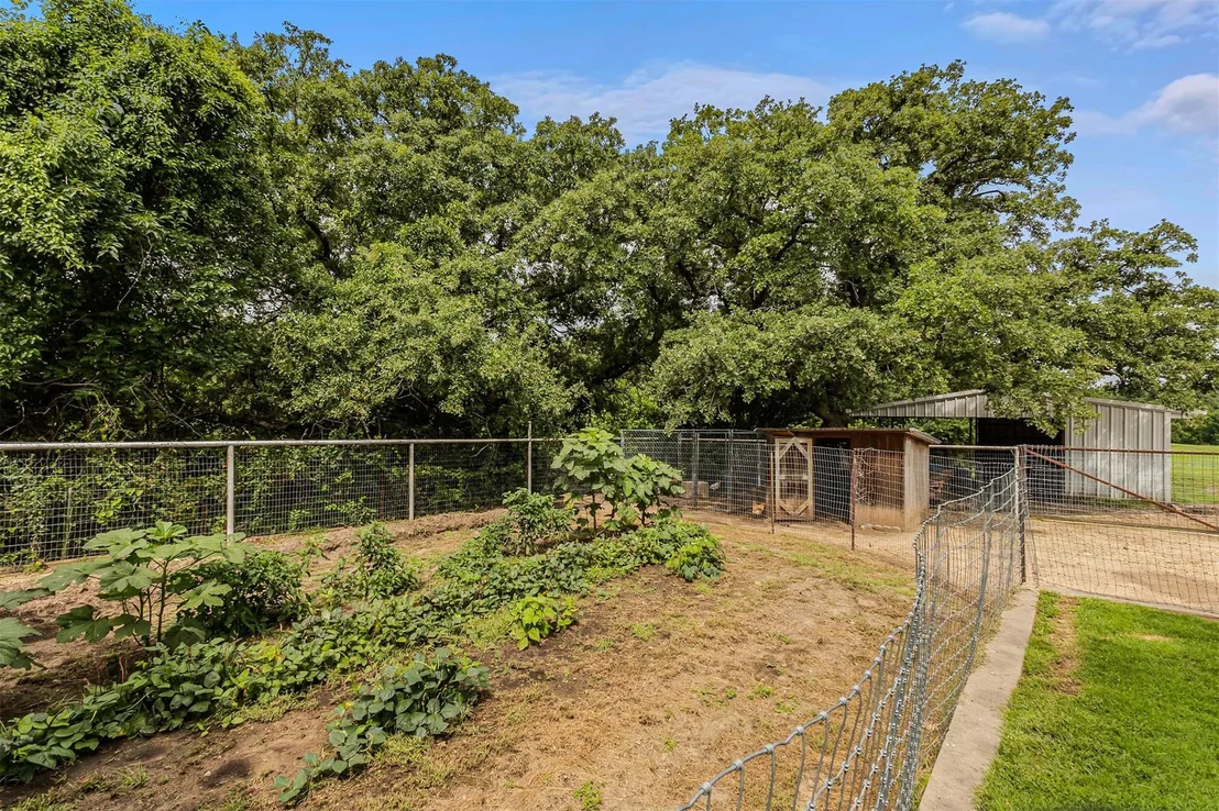 Photo of 339 Colwell Road