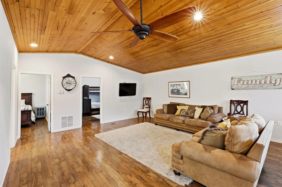 Photo of 1357 County Road 3504
