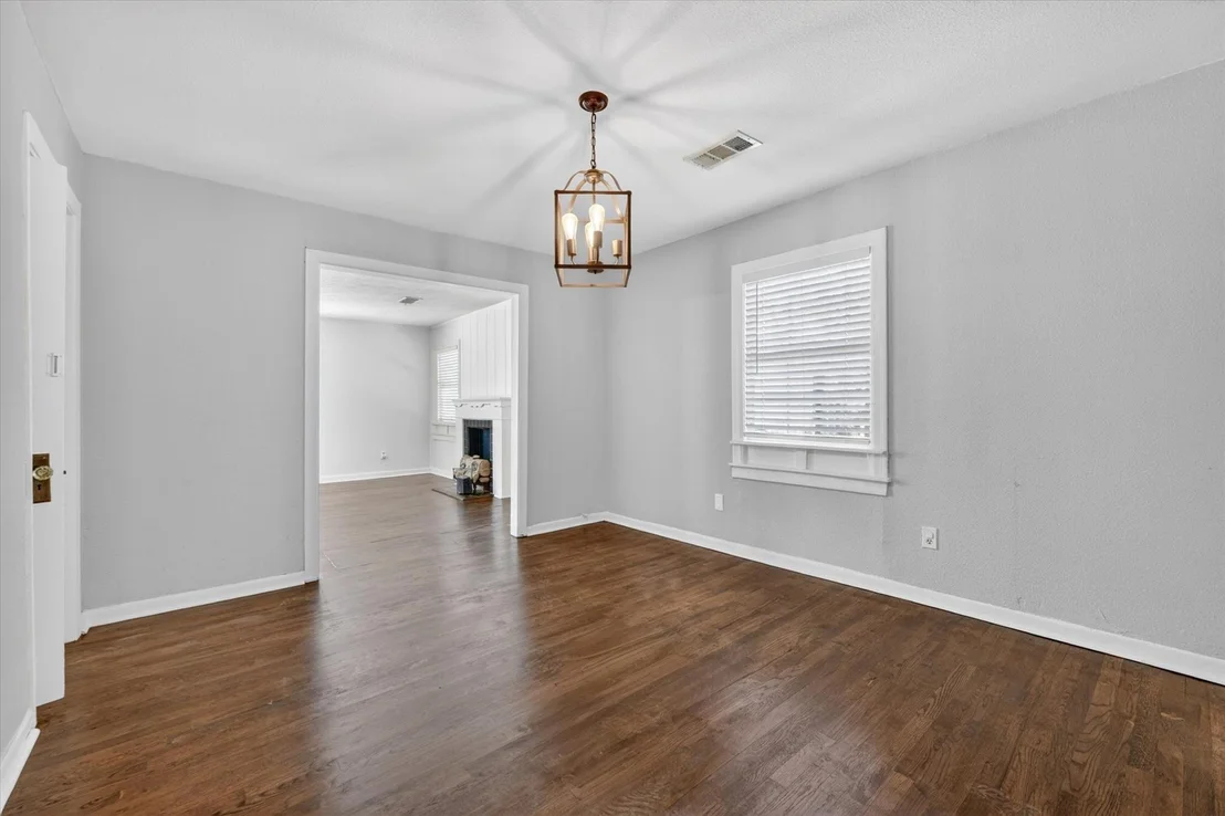 Photo of 2129 Cardinal Lane