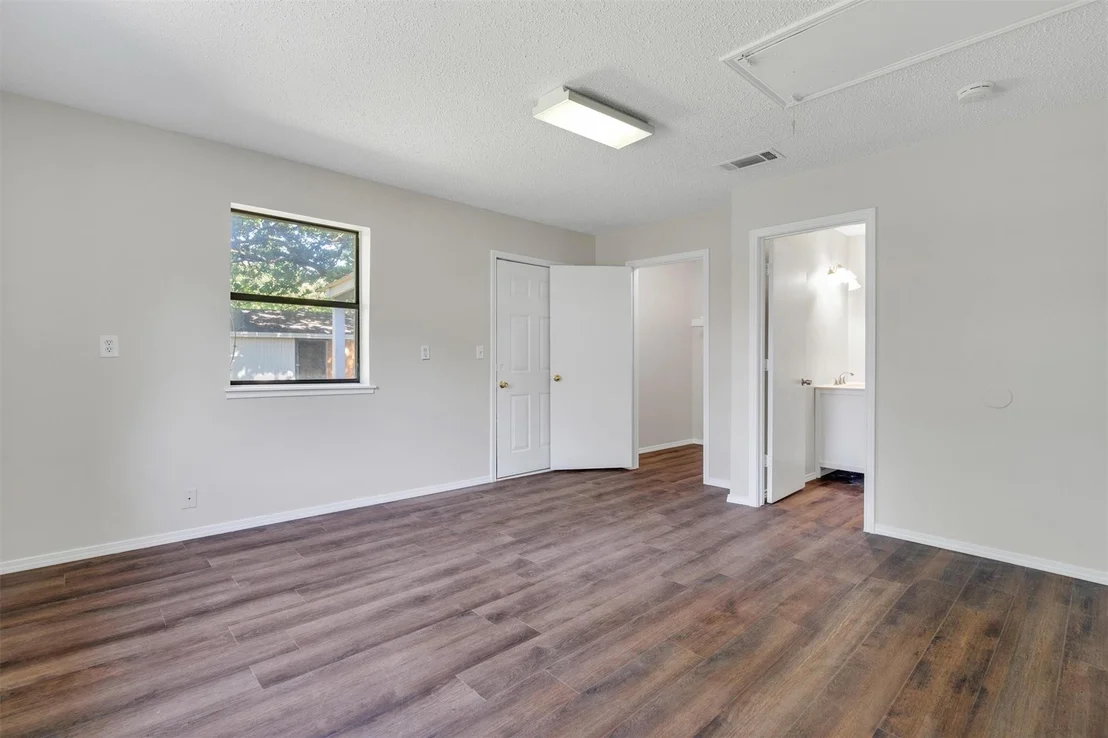 Photo of 209 Mistletoe Lane