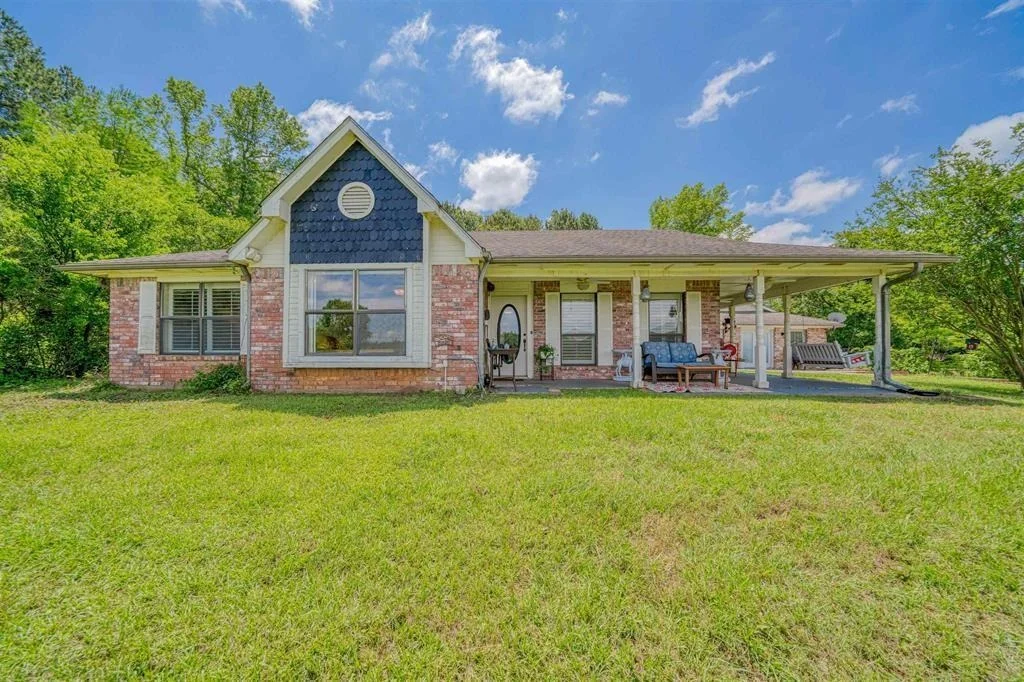 Photo of 1936 A Silver Maple Road