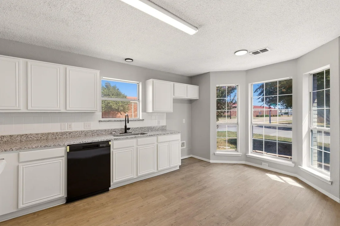 Photo of 8195 Waterside Trail