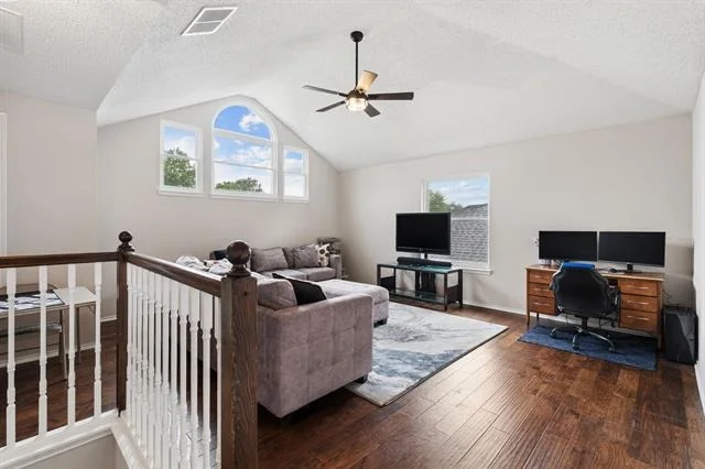 Photo of 918 E Grubb Drive