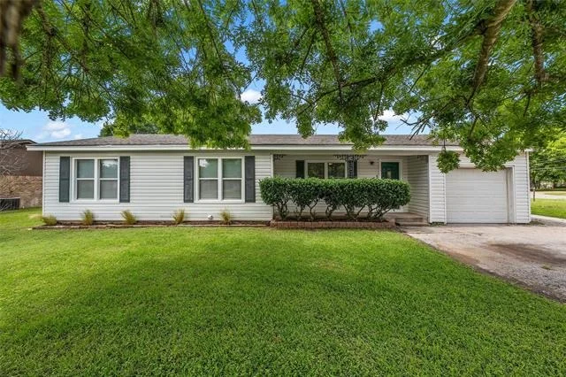 Photo of 3718 Kendall Lane
