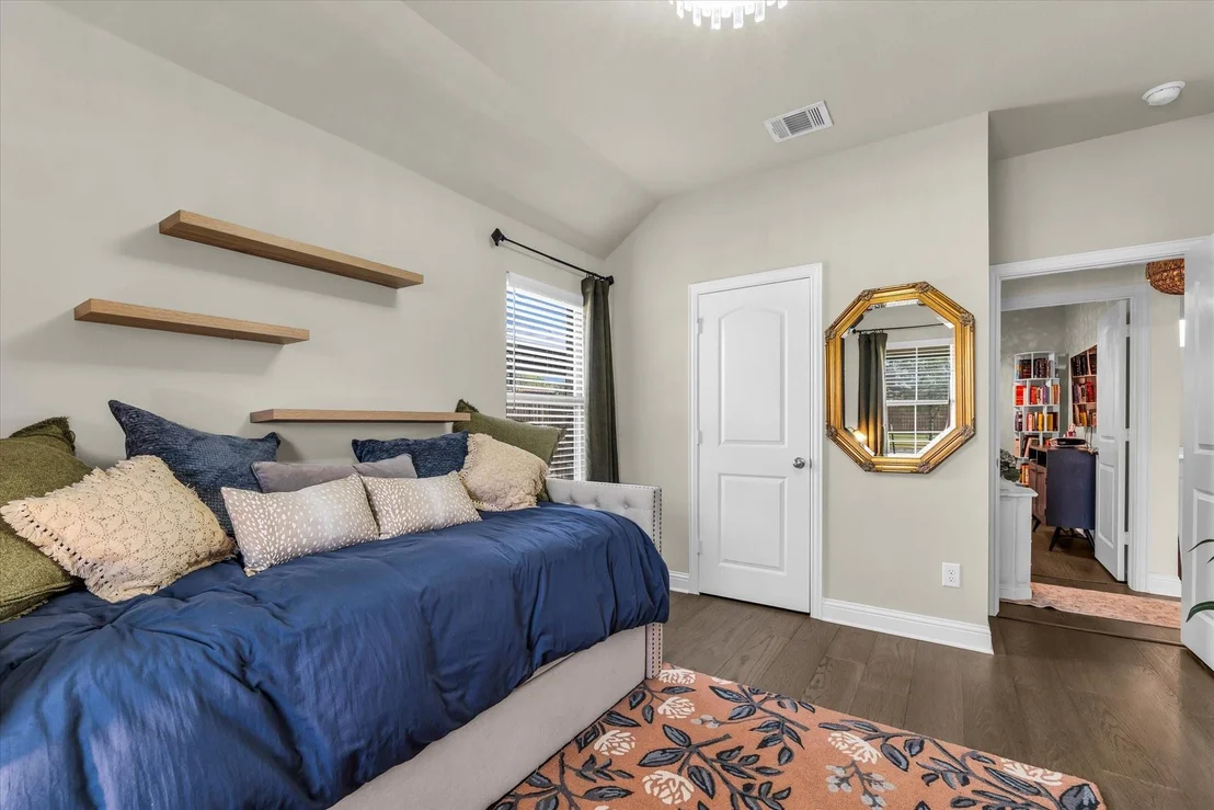 Photo of 1317 Ridgeview Drive