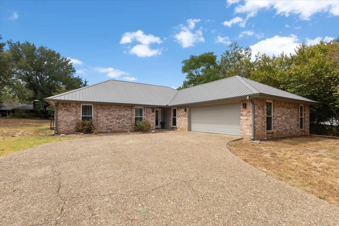Photo of 306 Lone Star Lane