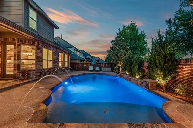 Photo of 2812 Waverley Drive