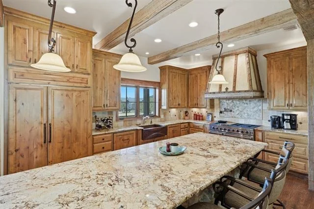 Photo of 1046 Grandview Drive