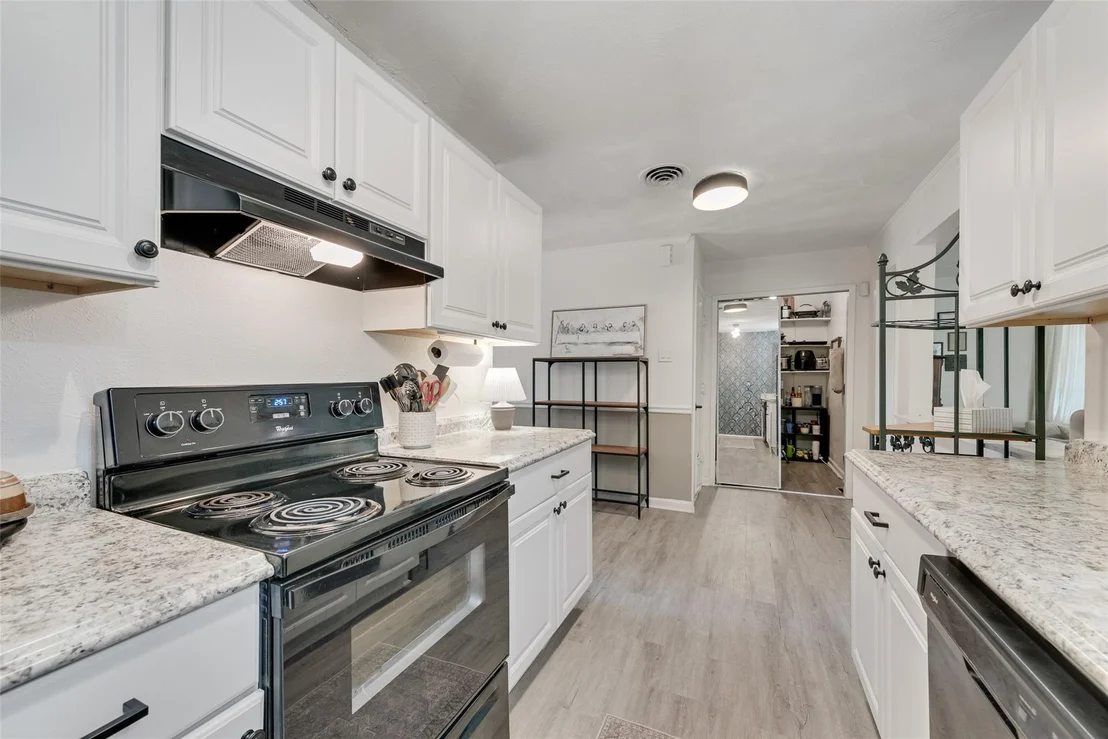 Photo of 3008 Albany Drive
