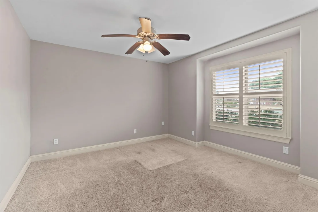 Photo of 1714 Yosemite Way