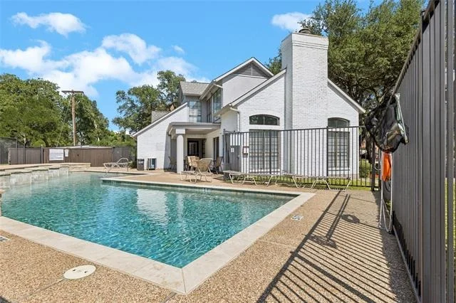 Photo of 138 Arbor Glen Drive