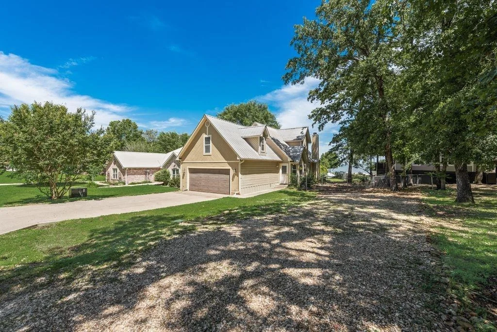 Photo of 1016 Shoreline Drive
