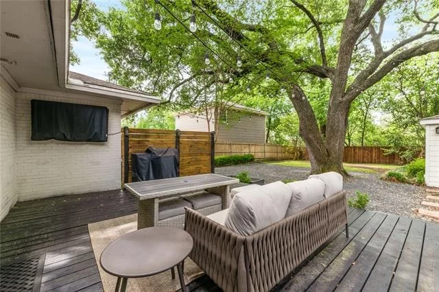 Photo of 6422 Dunstan Lane