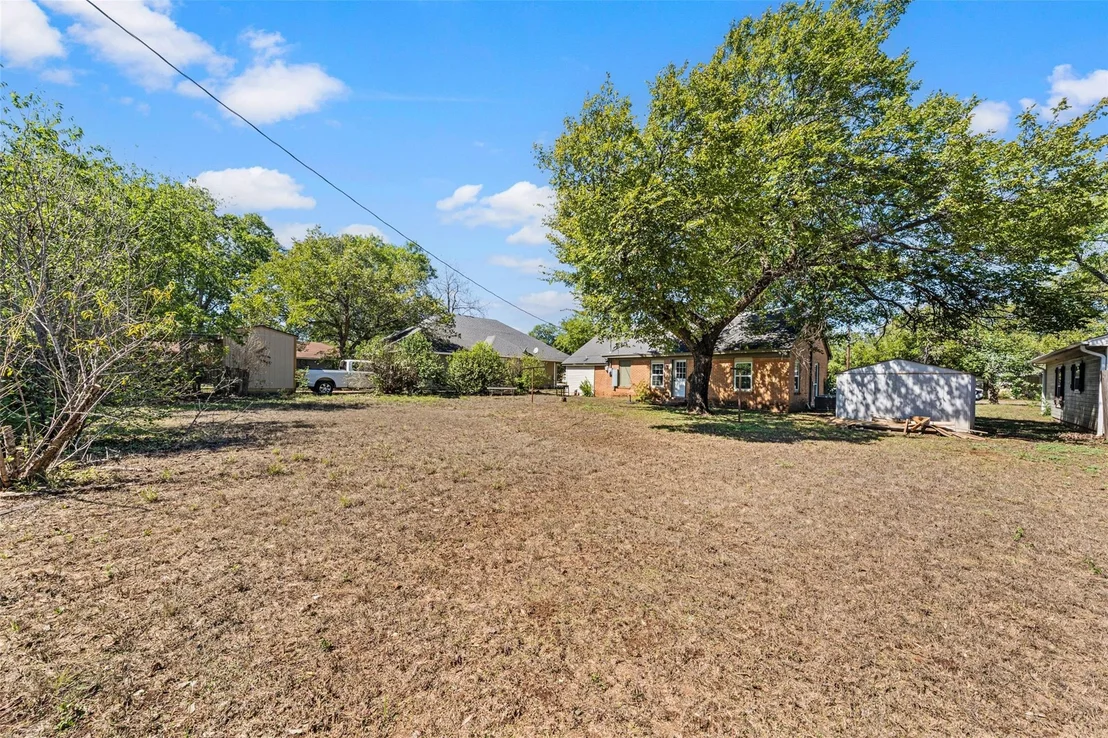 Photo of 1126 W 7th Street