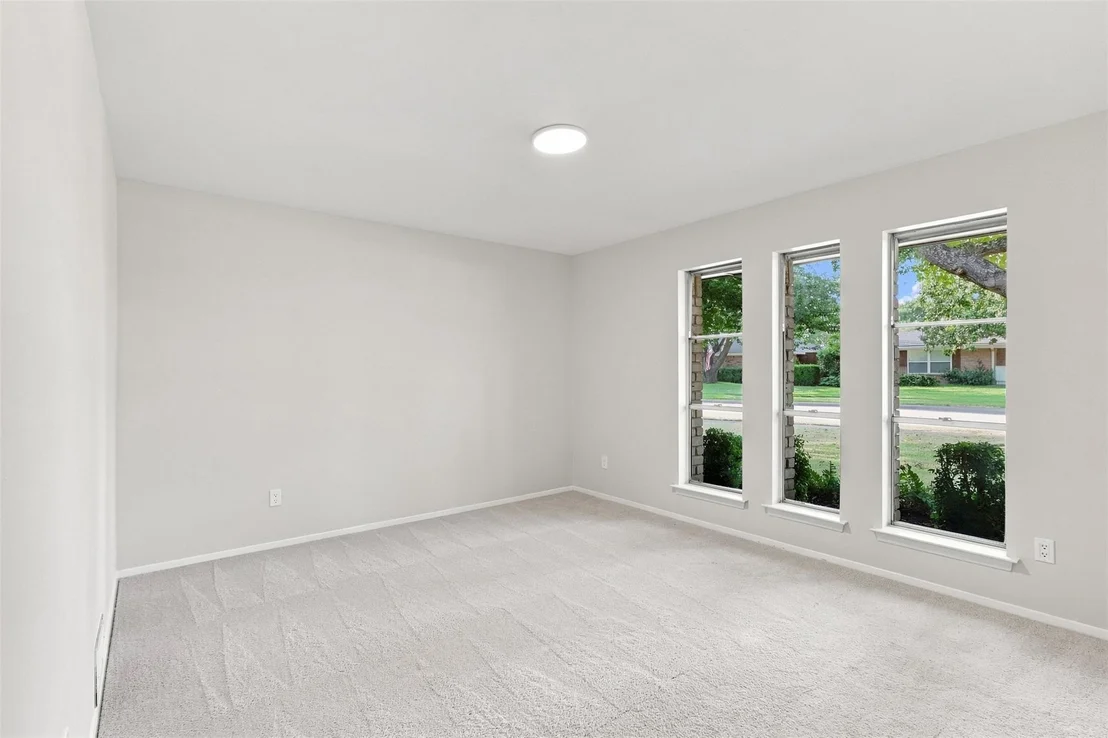 Photo of 1905 Midcrest Drive
