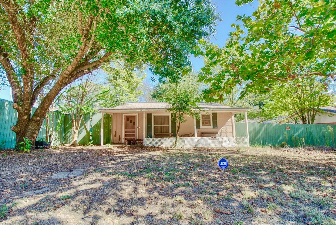 Photo of 819 Pecan Street