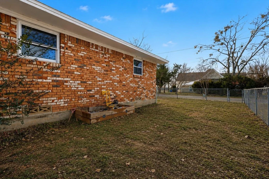 Photo of 107 N 7th Street