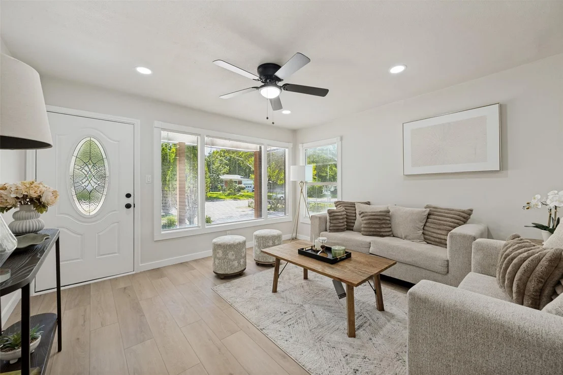 Photo of 112 Oriole Drive