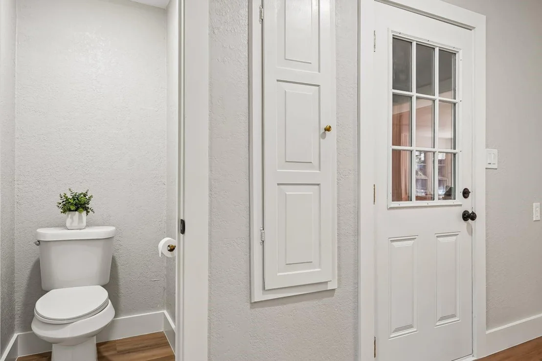 Photo of 2872 Hurstview Drive