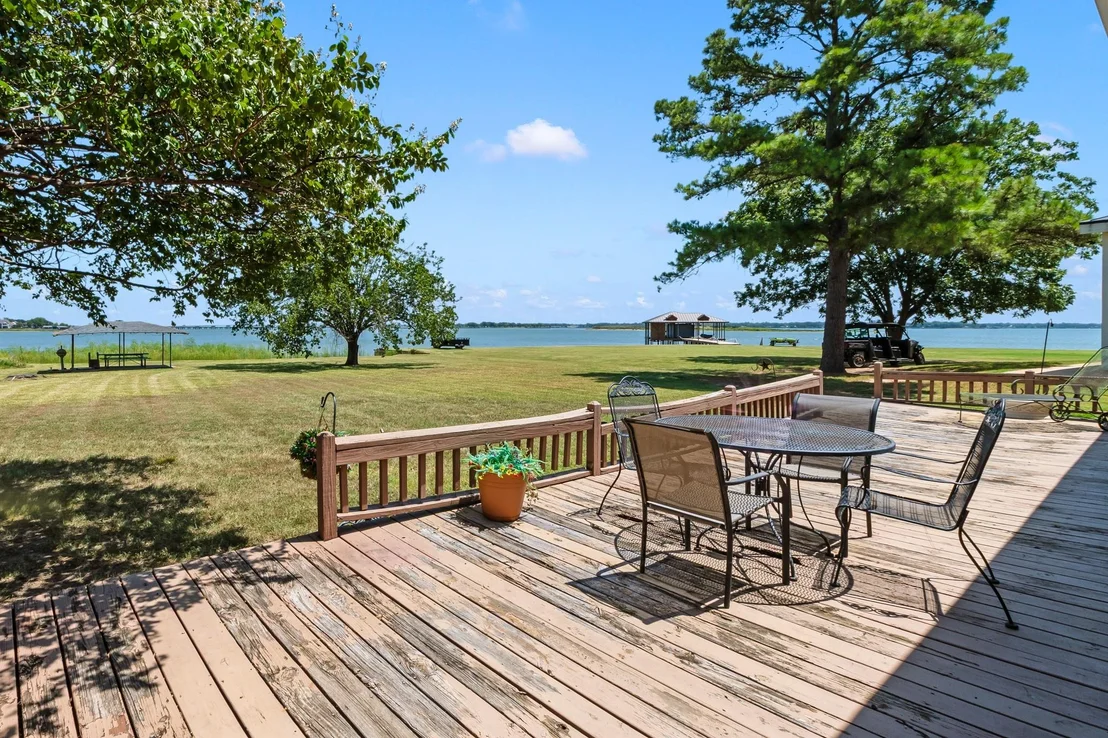 Photo of 1237 Beachview