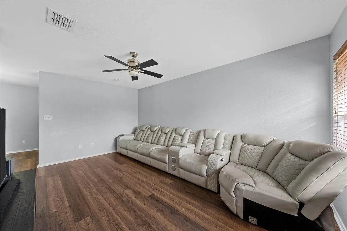 Photo of 1307 Luanne