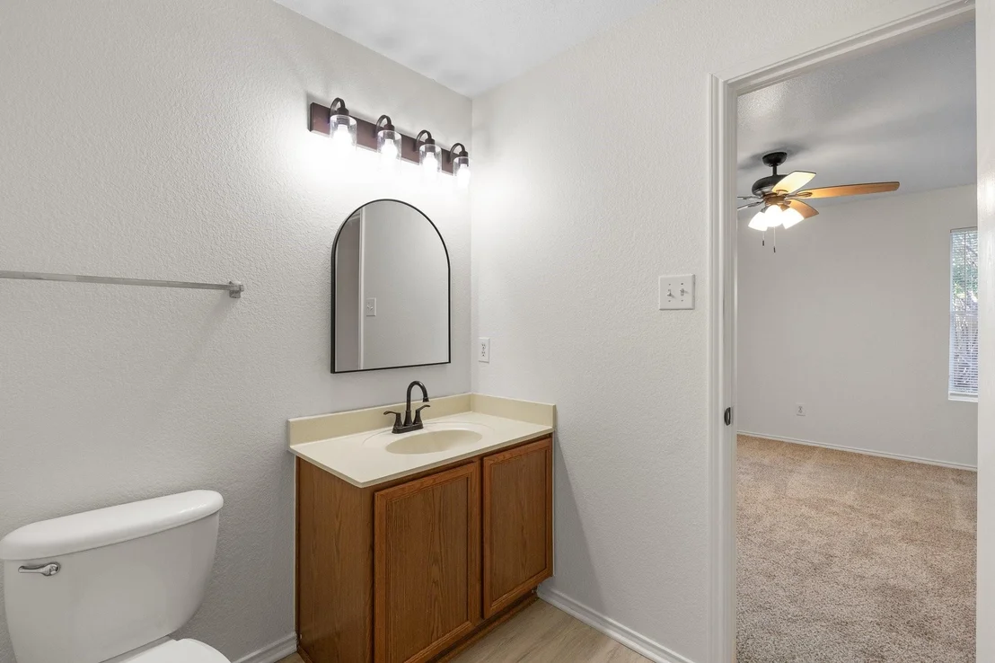 Photo of 1128 Boxwood Drive