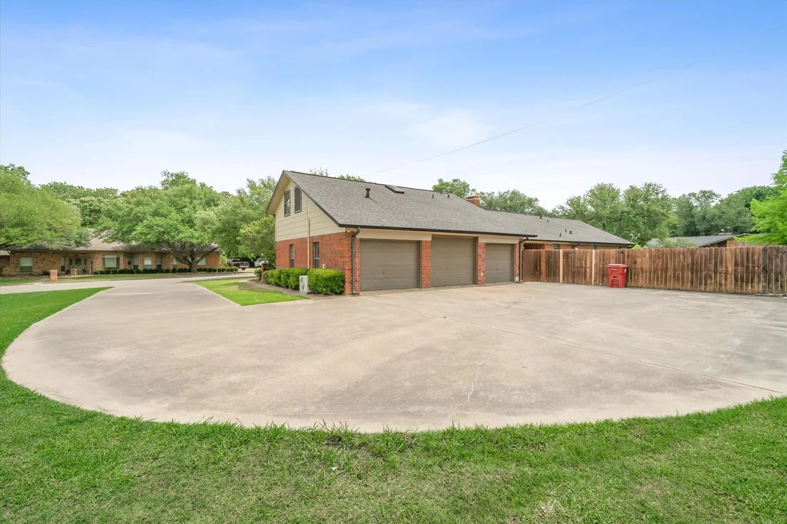 Photo of 163 Granada Square