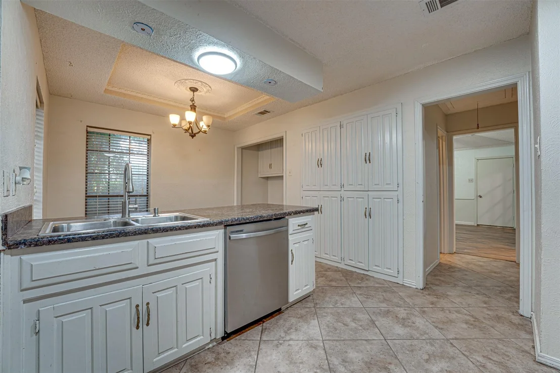 Photo of 917 Meadowgate Drive