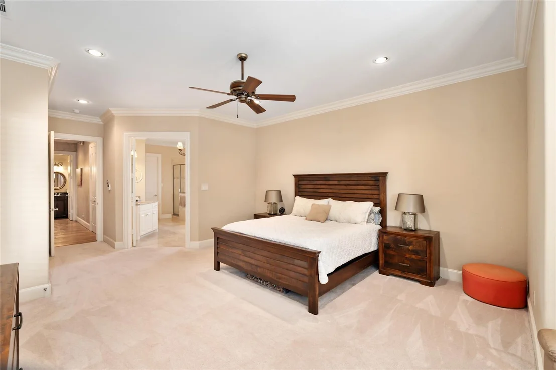 Photo of 229 Lakeside Drive