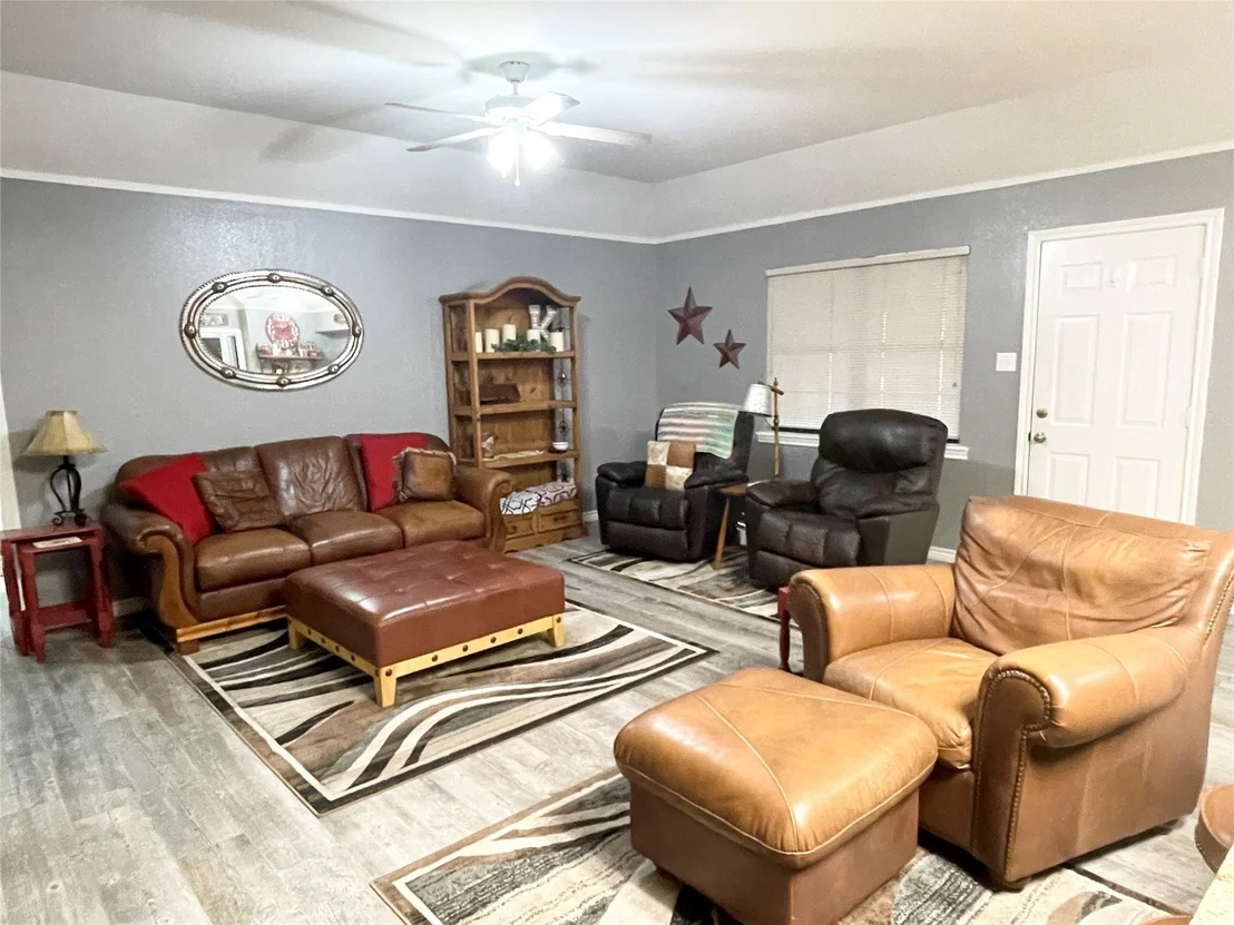 Photo of 634 Maplewood Drive