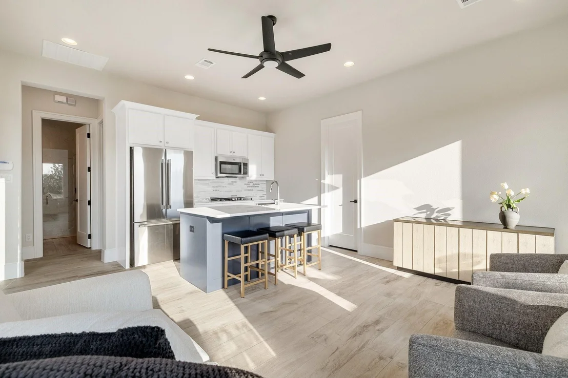 Photo of 660 Louise Drive