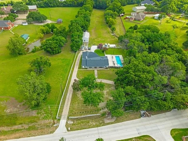 Photo of 6602 Lyons Road